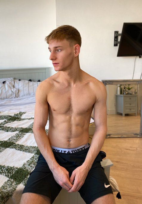 Searching for u 😚 https://t.co/JQ6EexMIFM