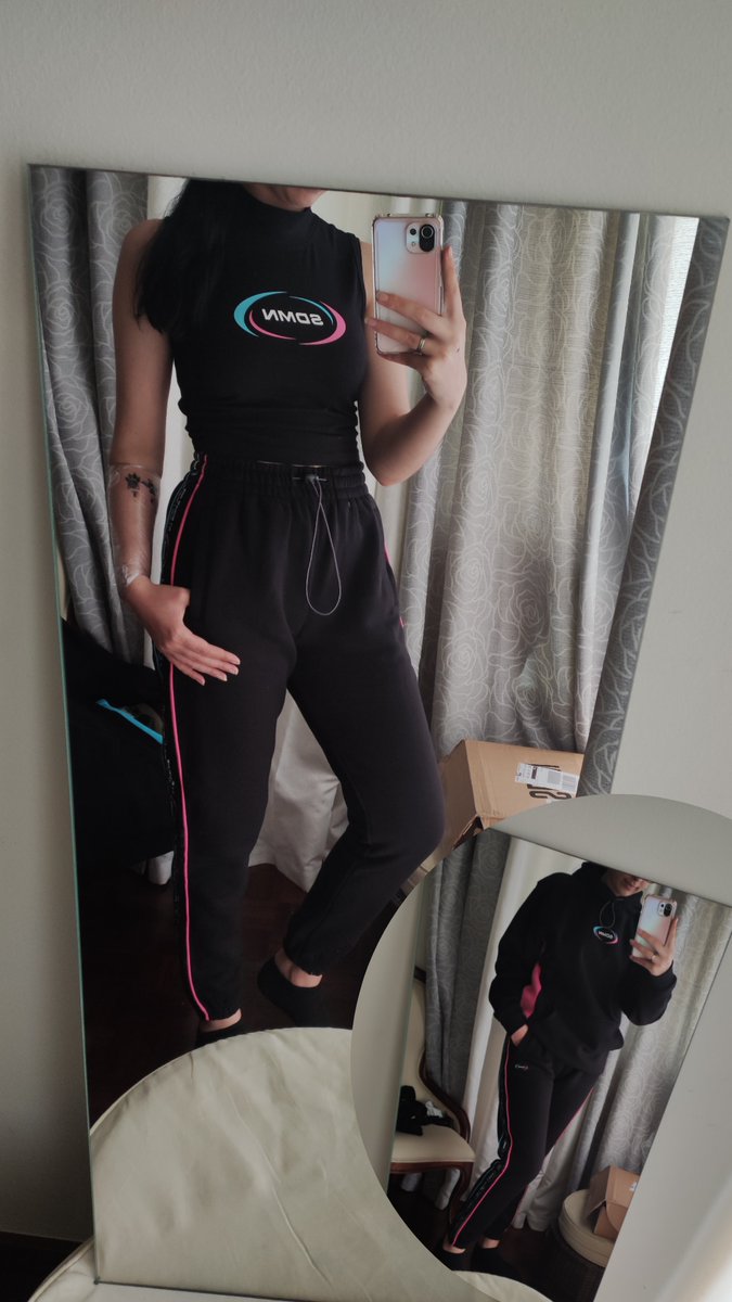 _PetraMartins_'s tweet photo. In love with this shit, thank you very much !!! 🤍🤍 @SidemenClothing
#fulloutfit #sidemen8years #sidemensunday #sidemen https://t.co/7i9uqV7Ync