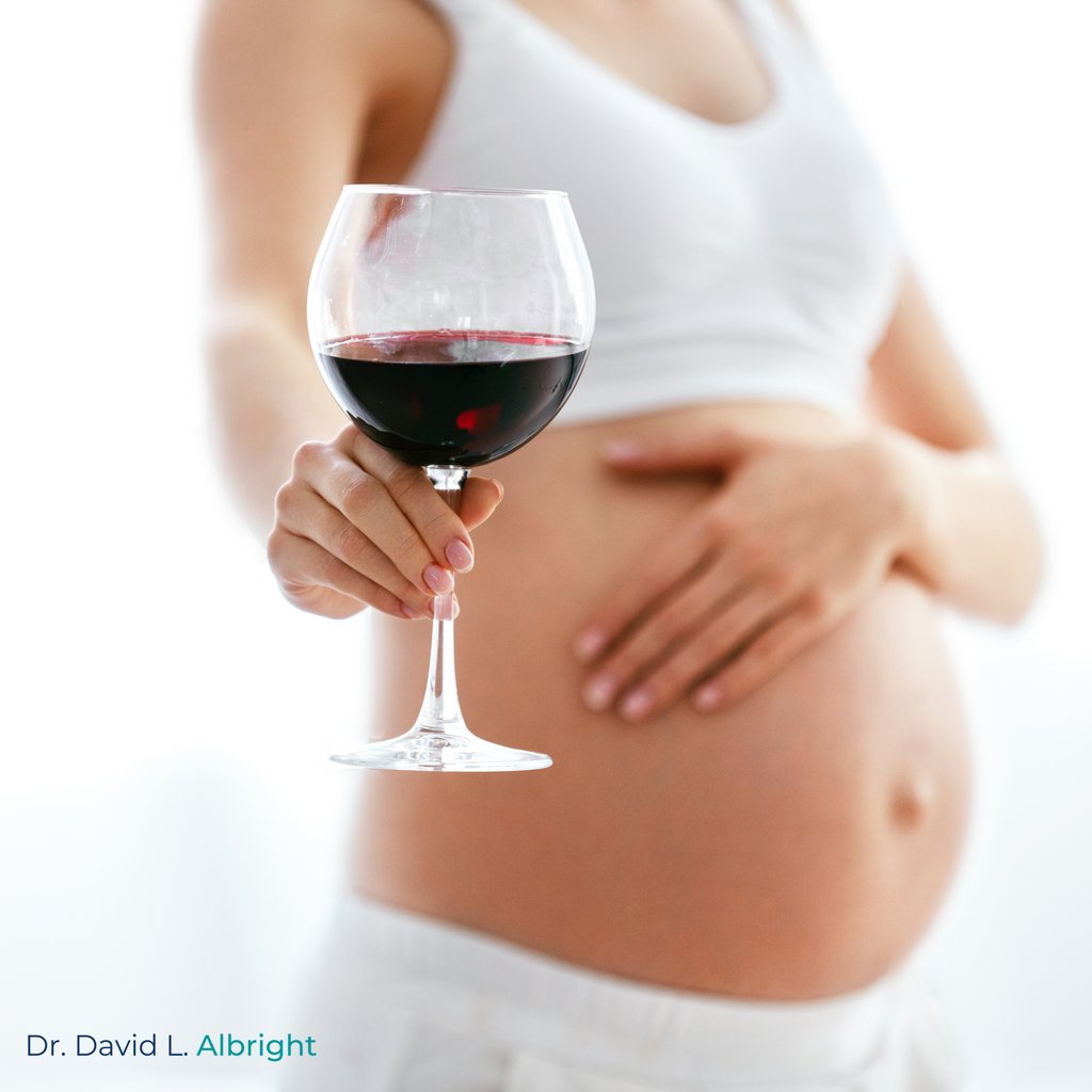 Пиво и беременность. Алкоголь беременных. Алкоголь и беременность. Пьющие беременные женщины. Алкоголь и беременность.
