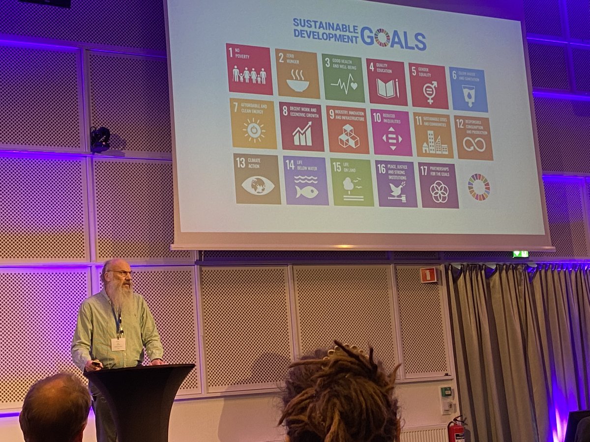 NadjejdaEspinel's tweet photo. Kim Holmén from the Norwegian Polar Institute @NorskPolar talks about sustainable development goals and sustainability in the Arctic #svalbardscience #SSC2021 https://t.co/dvdkOeOECF