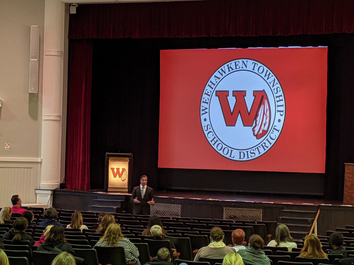 FAmato53's tweet image. Big thanks to #MiamiDade Superintendent @MiamiSup. Thank you for kicking off our #professionaldevelopment day! #WeeLearn #Weehawken @WeehawkenTSD @weehawkennj @EricCrespoEDU