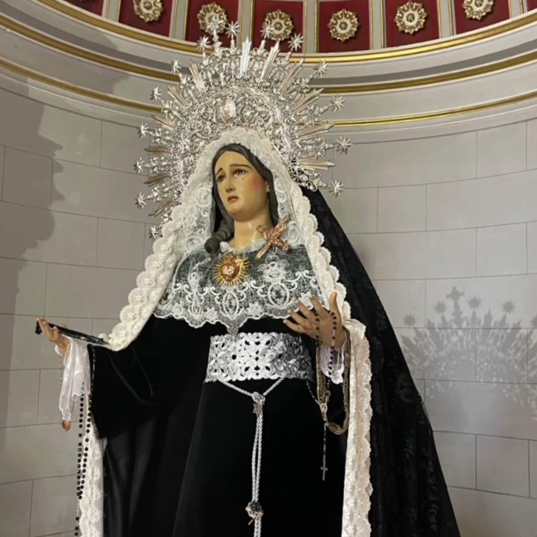 _EBambalinas's tweet photo. ⬛𝗙𝗜𝗘𝗟𝗘𝗦 𝗗𝗜𝗙𝗨𝗡𝗧𝗢𝗦⬛

En las imágenes: Ntra. Sra. de la Esperanza Coronada, Mª Stma. del Sacromonte, Mª Stma. de los Remedios, Mª Stma. de las Penas.

#Granada #SemanaSanta #GPyE_EB #CyS_EB #MyR_EB #PyP_EB @HdadEsperanza https://t.co/fN0mQSyGly