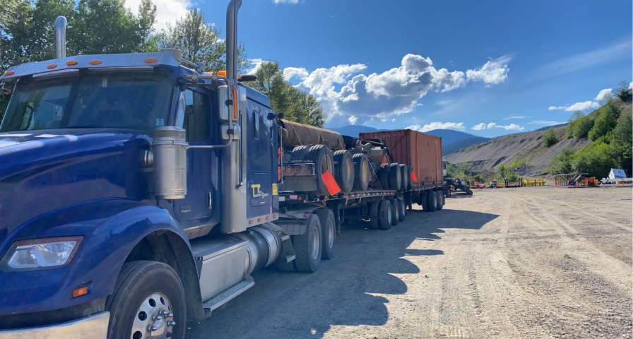 totaltransport9's tweet photo. Welcome to another sunny Total Transport Tuesday! Great shot taken by Josh Rhind while he was able to take a break from hauling this load. Looking good! #scenicbackground #sunnyfalldays #totaltransportandrigging https://t.co/3aGb5uW5qJ