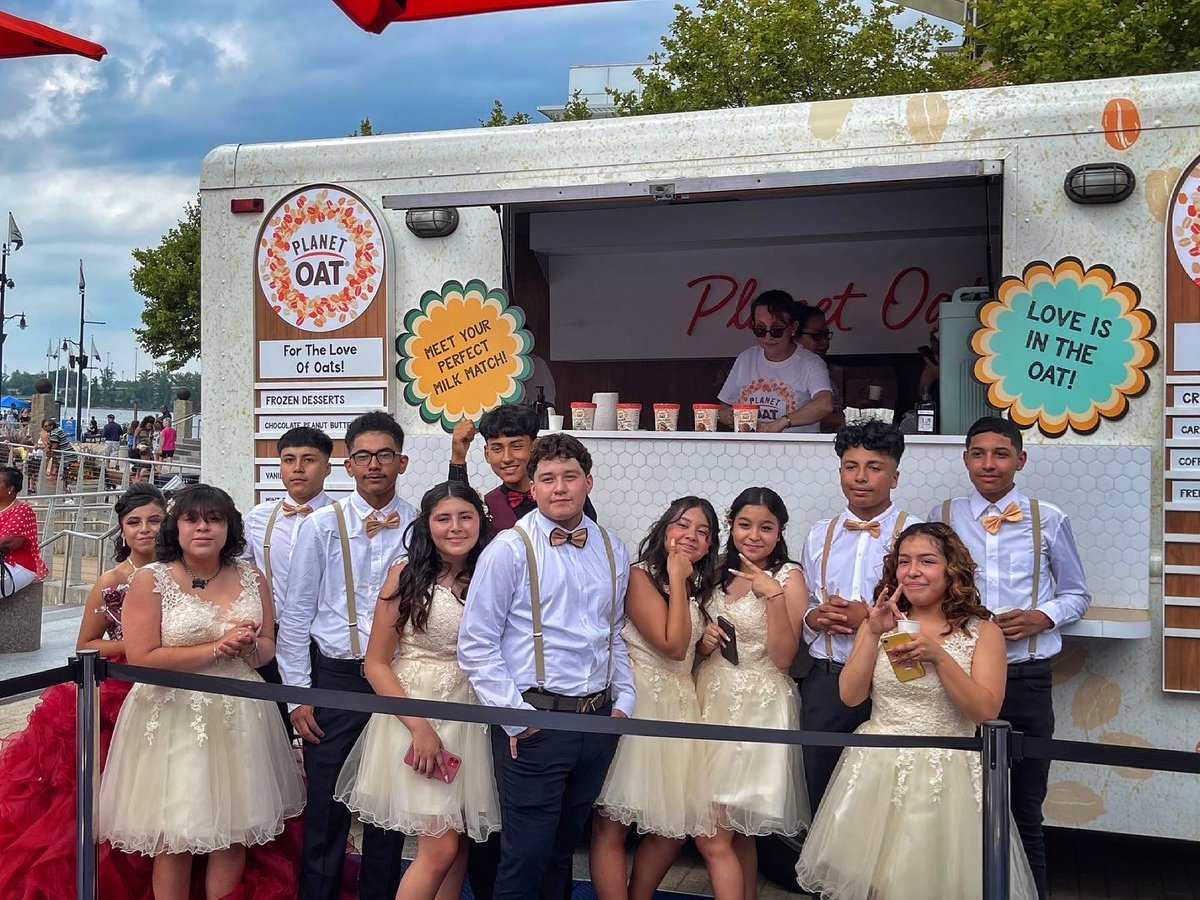 OverheardAtABEL's tweet photo. Did you know that we have a food truck that we can customize entirely for your brand, and then deliver to your event? Just ask @Planet_Oat! Their Summer Sample Tour was OAT of this world!๐ค
.
#experientialevents #brandactivation #eventpros
#planetoat #foodtruck #foodtrucklife https://t.co/KRFtRZjF4j