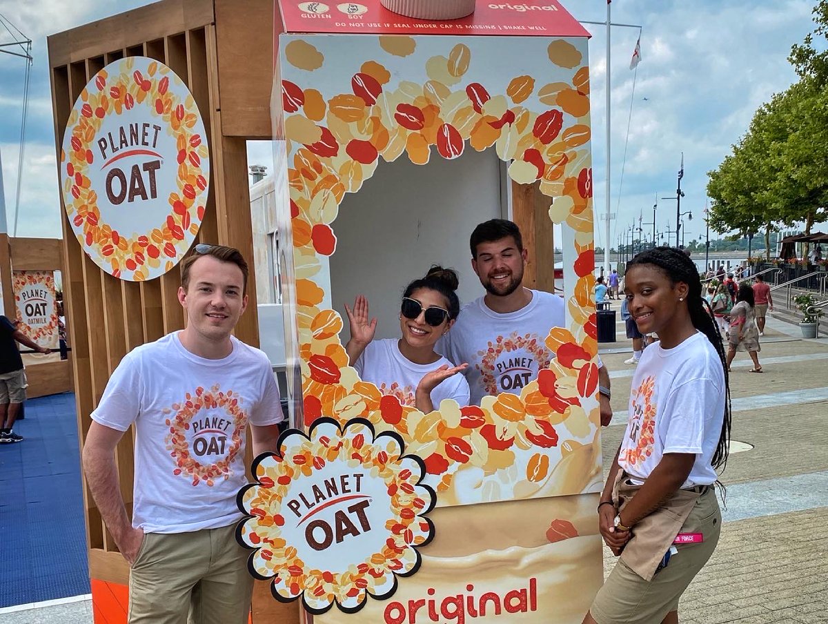 OverheardAtABEL's tweet photo. Did you know that we have a food truck that we can customize entirely for your brand, and then deliver to your event? Just ask @Planet_Oat! Their Summer Sample Tour was OAT of this world!๐ค
.
#experientialevents #brandactivation #eventpros
#planetoat #foodtruck #foodtrucklife https://t.co/KRFtRZjF4j