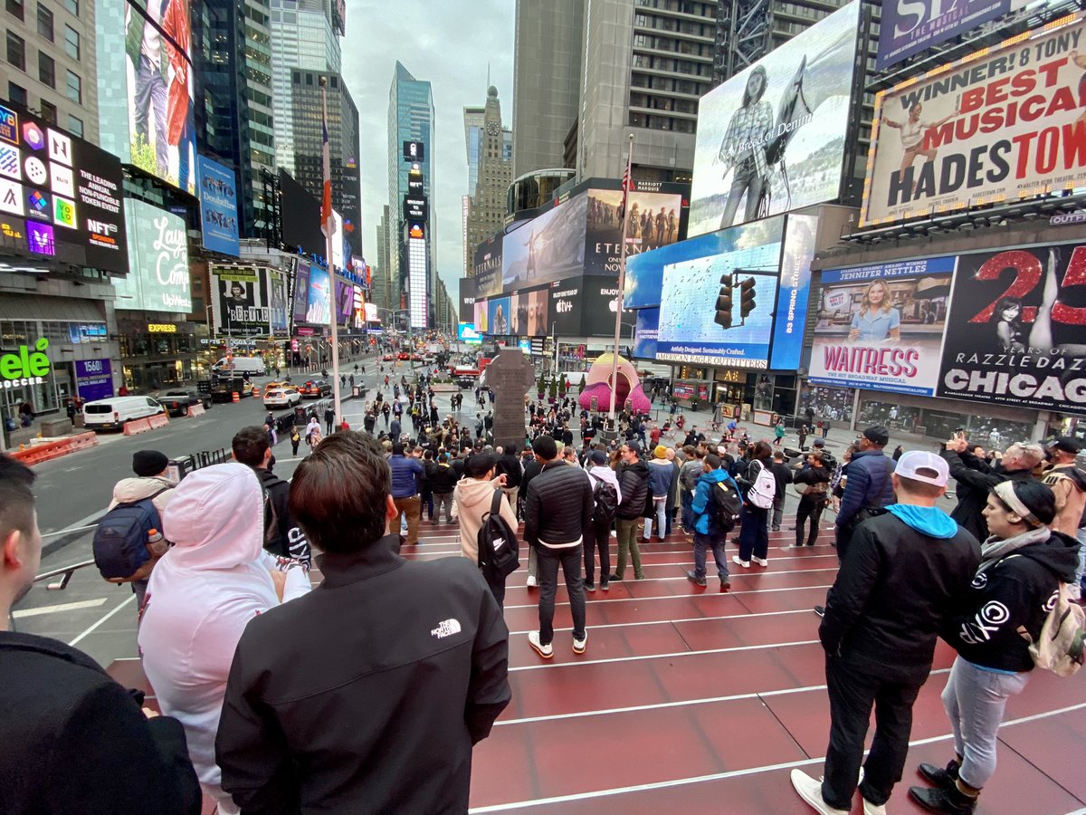 amypeniston's tweet photo. As far as surreal experiences go, seeing my face on a billboard in Times Square is up there. 😂

#NFTNYC2021 https://t.co/w8pUhhctfU