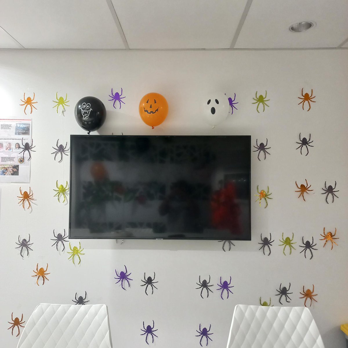 ATIF_France's tweet photo. #TeamATIF| HAPPY HALLOWEEN ! 🎃
La semaine dernière chez ATIF, c'était Halloween ! 👻
Retour en images sur cette journée aussi terrifiante qu'amusante 📸👍🏻
#Halloween #Halloween2021 #TrickOrTreat #Fun #Job #Team #Fête #Bouh #Décoration #Déguisement https://t.co/aVii164t6G