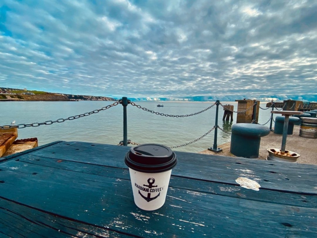Delicious coffee and a dose of vitamin sea; what a way to start the day.

Opening Times:

Tuesday - Friday: 9 - 4
Saturday &amp; Sunday: 9 - 5

📸: IG/ ajc1975
