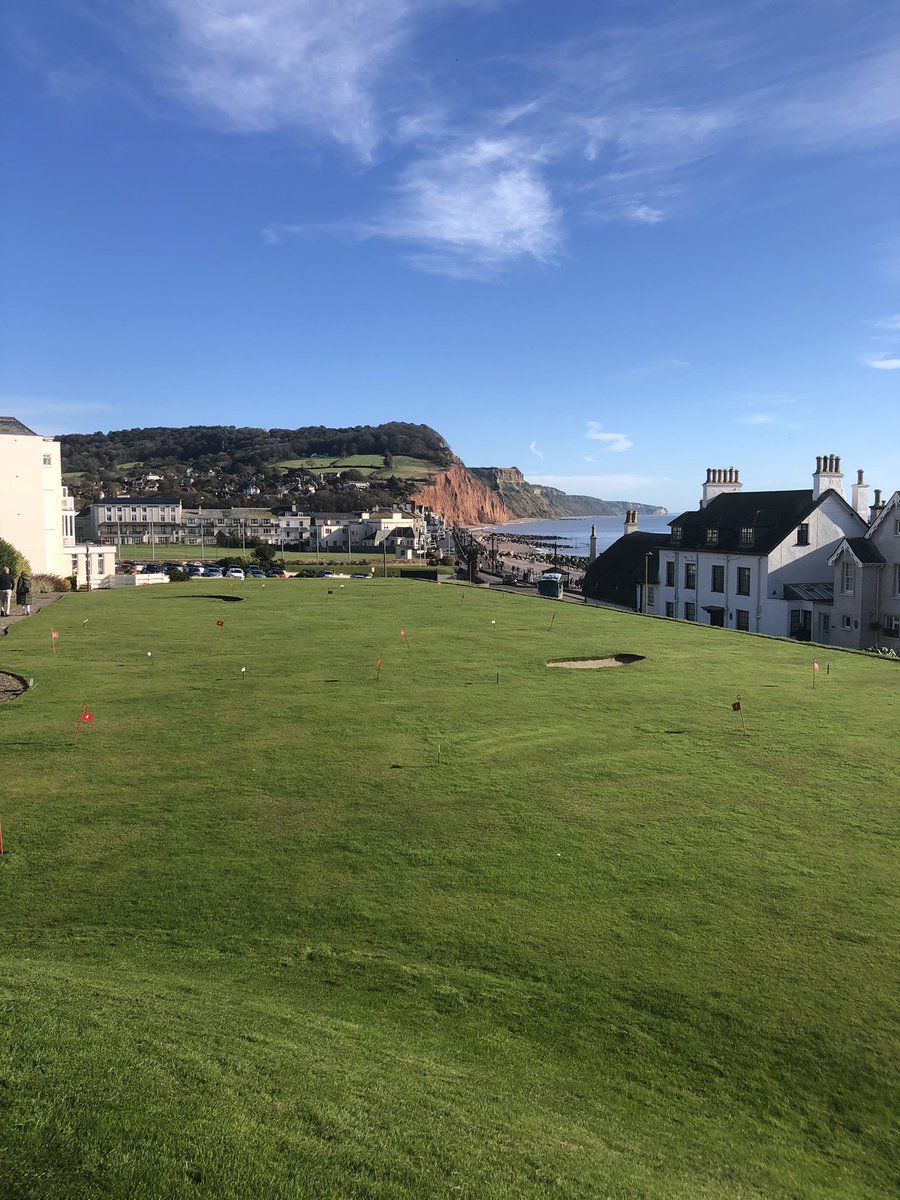 Sunny Sidmouth even in November <a href="/Victoriabrends/">Victoria Hotel</a> <a href="/TheBelmontBrend/">BelmontHotelSidmouth</a>