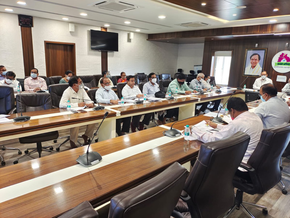 mb_telangana's tweet photo. #MissionBhagiratha Engineer-in-Chief Sri G.Krupakar Reddy Chaired the State level review meeting with Chief Engineers on agenda items along with launching of 100days Crash program for verification &amp; conducting preventive maintenance of MB assets .@SmitaSabharwal @DayakarRao2019. https://t.co/ohh4Ji7efi