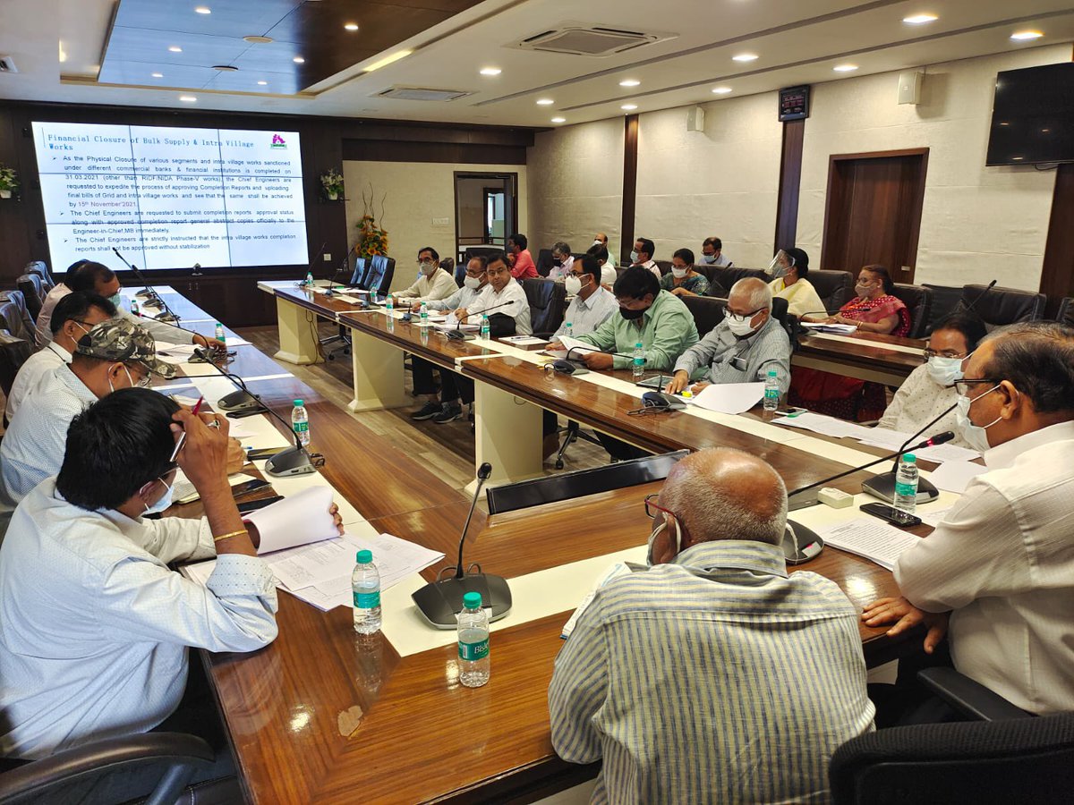 mb_telangana's tweet photo. #MissionBhagiratha Engineer-in-Chief Sri G.Krupakar Reddy Chaired the State level review meeting with Chief Engineers on agenda items along with launching of 100days Crash program for verification &amp; conducting preventive maintenance of MB assets .@SmitaSabharwal @DayakarRao2019. https://t.co/ohh4Ji7efi