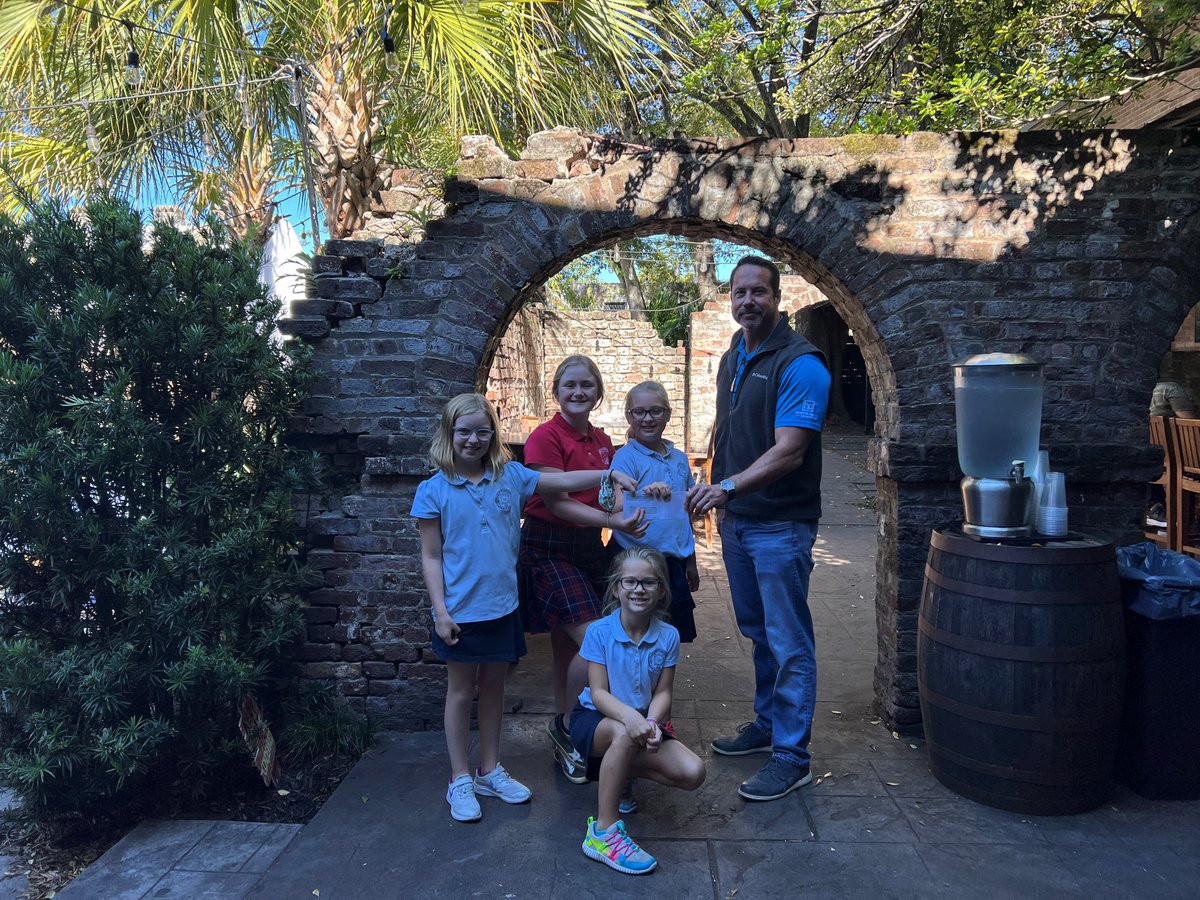 HFHBerkeley's tweet photo. Thank you to @CDSCharleston Penelope, Maisie, Alden, &amp; Liza for organizing a lemonade stand that raised $267 to purchase a Habitat door for a home🏡

It's heartwarming &amp; rewarding working with young students who are making an effort to help others💚Thanks for all you do! https://t.co/i9gbx1c9aj
