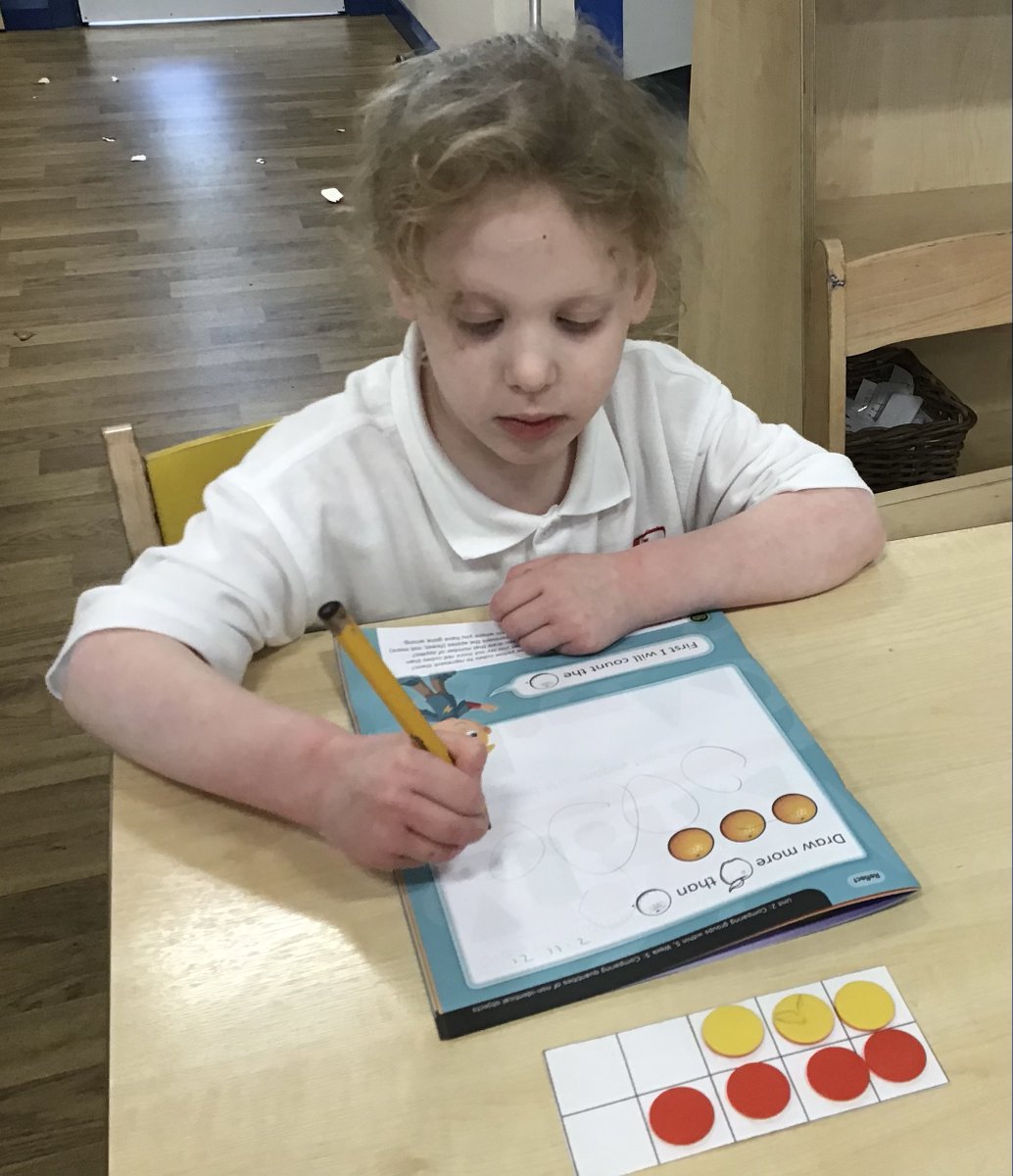olgheyfs's tweet photo. Reception did fantastic work this morning comparing quantities and saying which group had more or fewer. #OLGH #OLGHeyfs #OLGHmaths #more #fewer #comparing #comparingquantities #powermaths https://t.co/T9pAuMNJcX