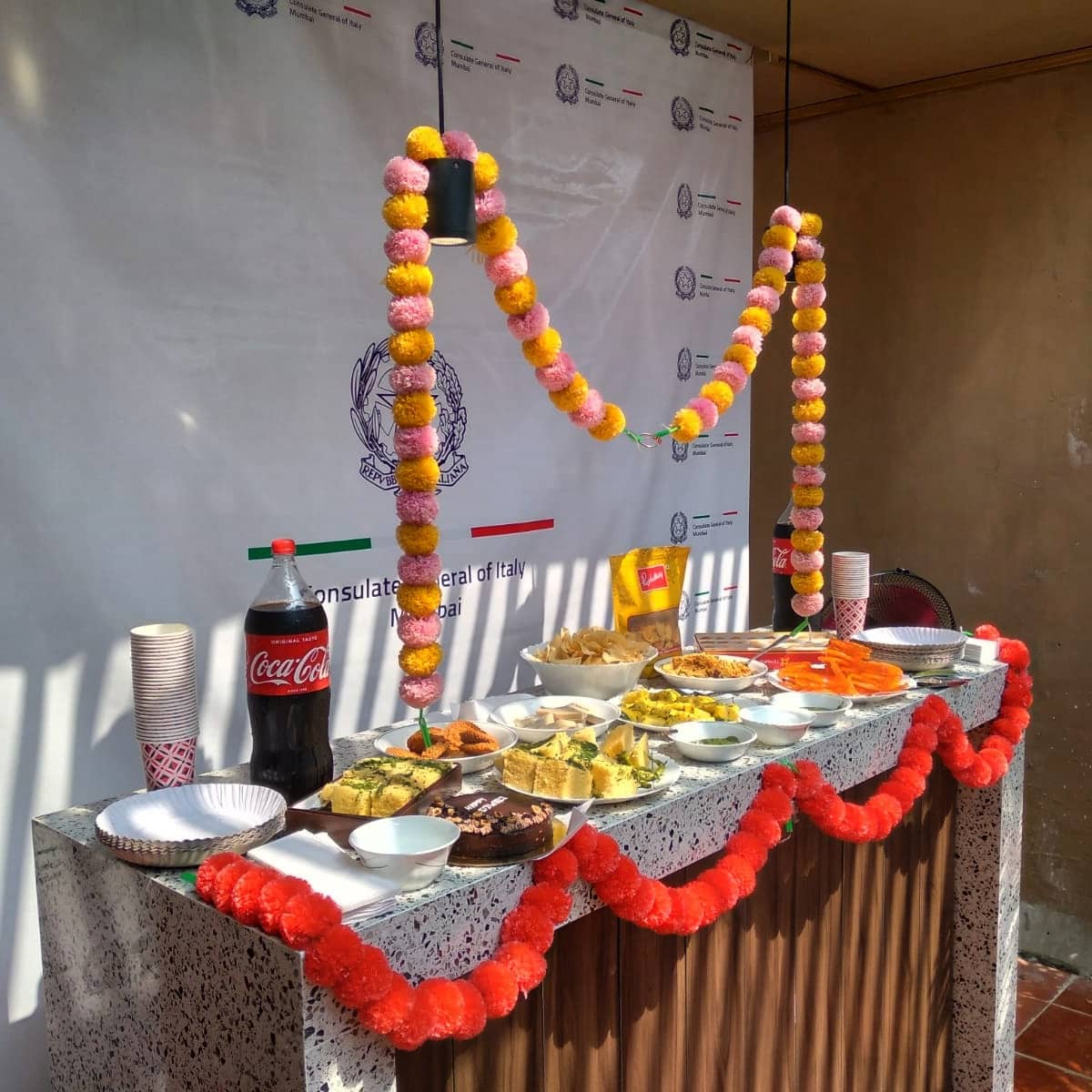 ItalyinMumbai's tweet photo. Today, we celebrated the #Diwali at the #GeneralConsulate 🇮🇹 in #Mumbai. Gifts to honour our staff ro whom we are very thankful for the impoetant work they do everyday. The popular festival is among the main #indian 🇮🇳 events and symbolizes the victory of good over evil https://t.co/dNpnSh9Ncz