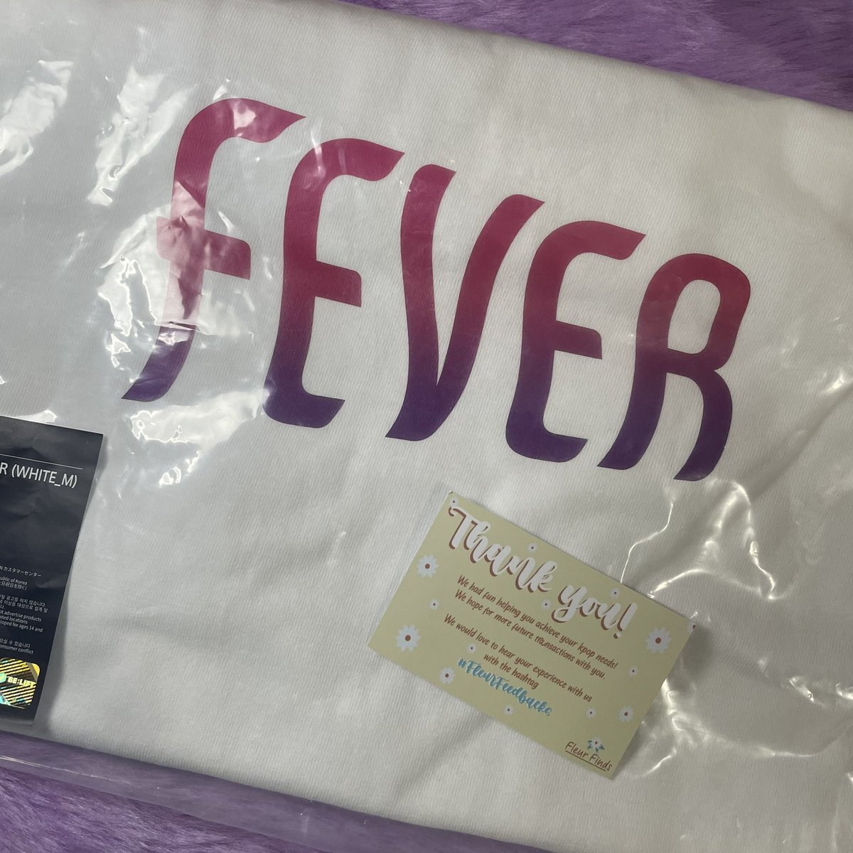 cart4enha's tweet photo. ~ fever shirt ✨
╰ #cart4en_buys ⋆
ㅤㅤsorry for the late feedback >o< received my fave b:c shirt waaa thank you for packing it securely @fleurfindsph! love the pc freebies too 💕 #FleurFeedbacks https://t.co/4nA2NmbBM1
