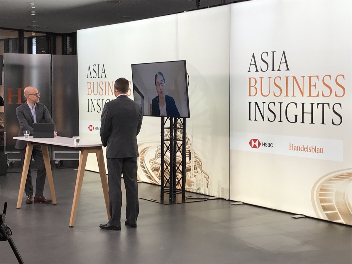 nicole_bastian1's tweet photo. Immer wieder ein Gewinn für mich: unsere Konferenz #Asia Business Insights. HSBC-Asienchef Surendra Roshas Einschätzung von Chinas Derisking-Strategie etwa. Oder der große Optimismus für die indische Wirtschaft. #hbasia ⁦@handelsblatt⁩ ⁦@smatthes⁩ https://t.co/LvSXCtaht4