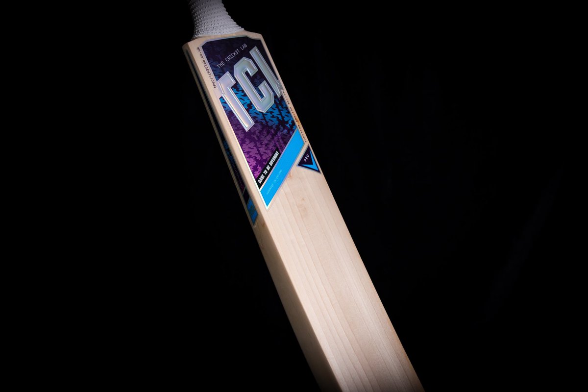 Crick3tLab's tweet photo. The REBEL 🏏

Full profile, mid-to-low middle, creating the perfect blend of power and pickup for those players who like to hit it out the park ☄️

DM to order yours now!📱

‘Dare to be Different’

•
•
•

#thecrick3tlab #cricket #bats #handmade #newrange #daretobedifferent https://t.co/CgeqSFlpuX
