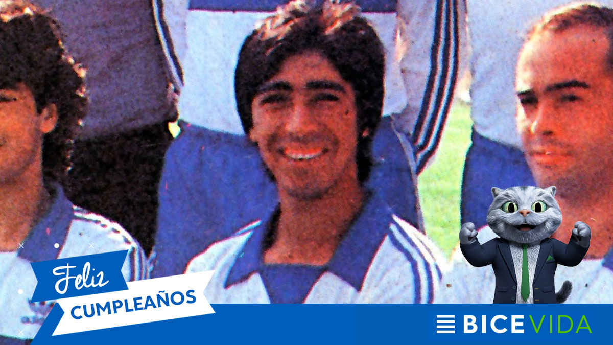 Cruzados's tweet photo. ¡Feliz Cumpleaños, Osvaldo "Arica" Hurtado! 🎂

Saludamos a un histórico de #LosCruzados, quien junto a La Franja aportó con golazos para conquistar la Copa Polla Gol de 1983, Copa República 1984 y los torneos nacionales de 1984 y 1987 😎🏆

¡Felicidades! 🥳

#CumpleañosBICEVIDA https://t.co/Se14mbuL3d