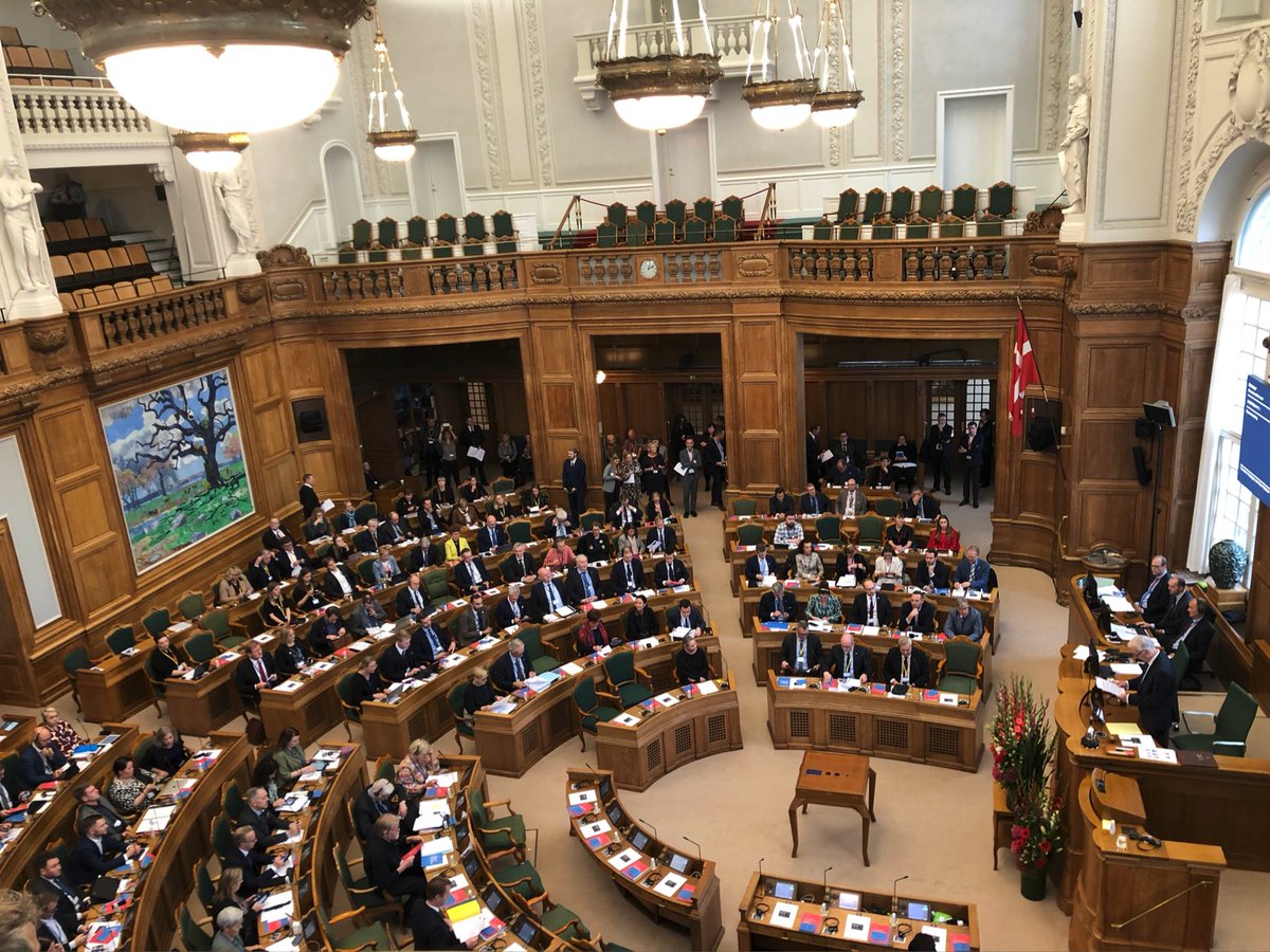 Norden er í orden! Þing Norðurlandaráðs sett í Kaupmannahöfn. Skrítin tilfinning að vera í útlöndum í fyrsta sinn í tæp tvö ár  #nrsession