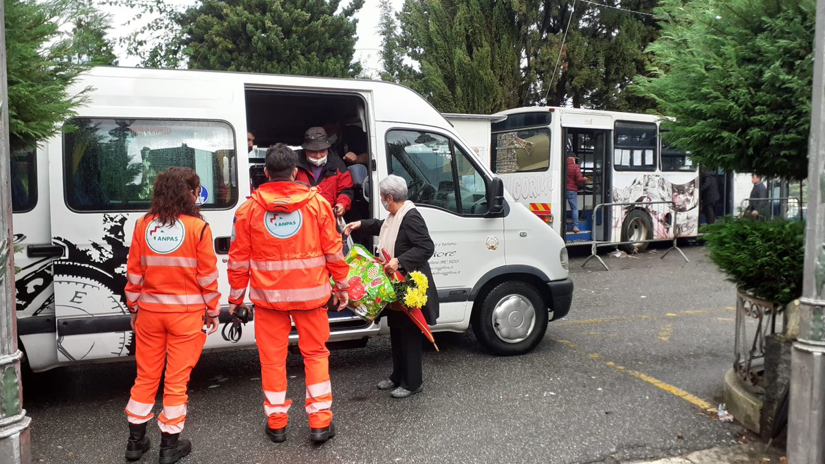 ClubRadioCB's tweet photo. @clubradiocb Assistenza per facilitare l'accesso al cimitero a tutti i cittadini in occasione delle giornate per la commemorazione dei defunti 🧡 https://t.co/GonMgfLjC2