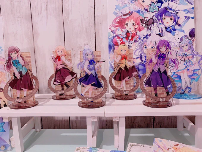 今日買ったものほぼ開封してみました!
このアクリルスタンドがとてもお気に入りです!! 