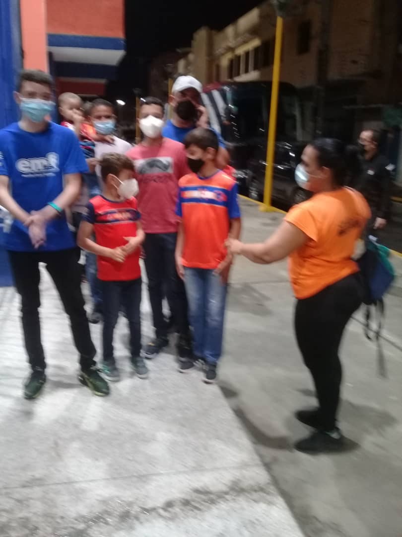 cmdnapc's tweet photo. #VamosConTodo nuestro equipo apoyando desde #LaBombonerita a nuestra @la_academiapc en su partido contra #HermanosColmenares por instrucciones del alcalde @JCbetancourt72 @apuertocabello @MaDanielaDiaz31 https://t.co/j8Z3tLFugi