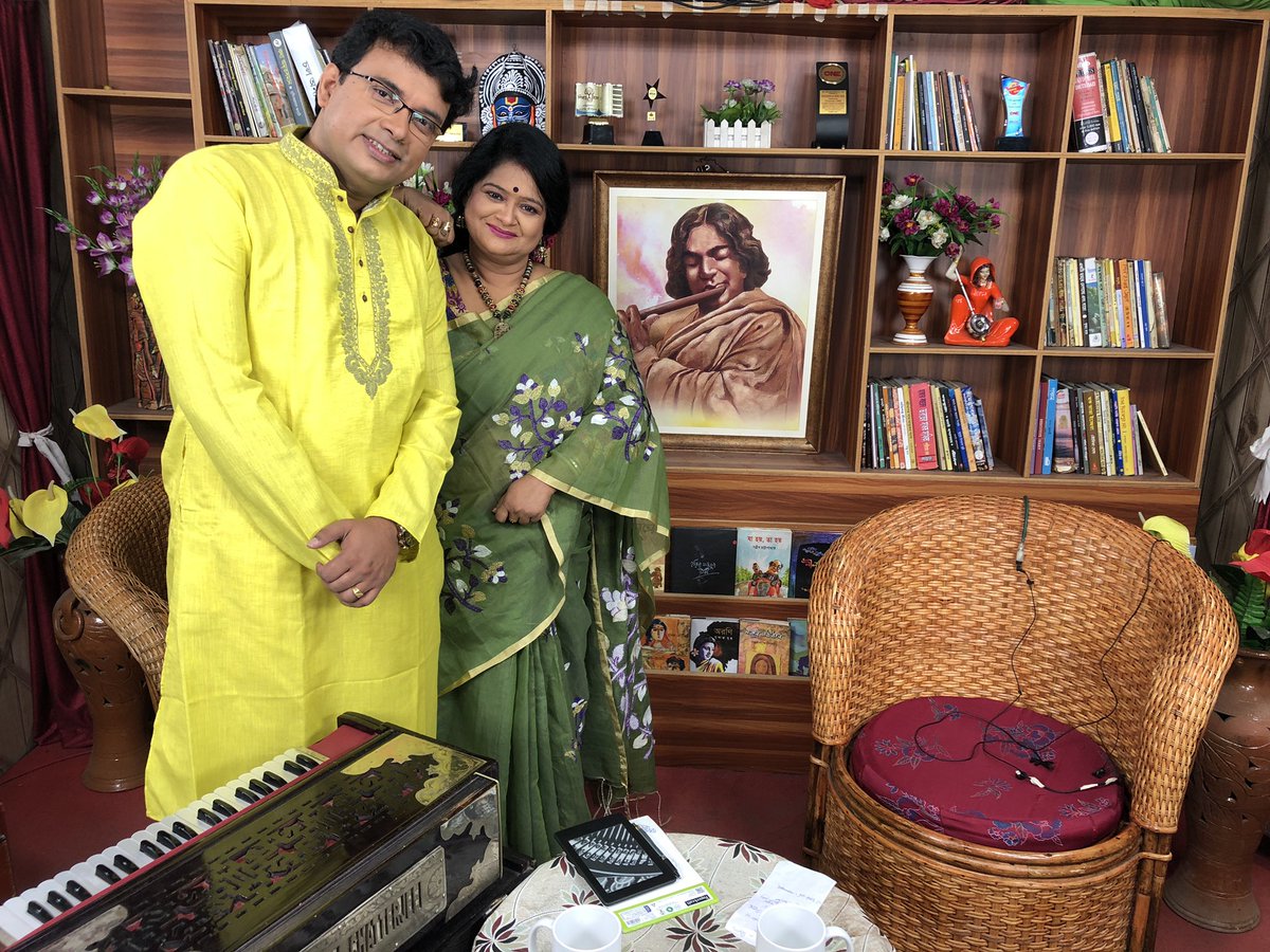 mad4raaga's tweet photo. Work Mode on.
Today at a video recording session for an upcoming show on Channel One.
Sanjukta didi your affection always touches me. 
Apurba da Subrata da on Tabla and Keyboard respectively. https://t.co/o7fATly13J