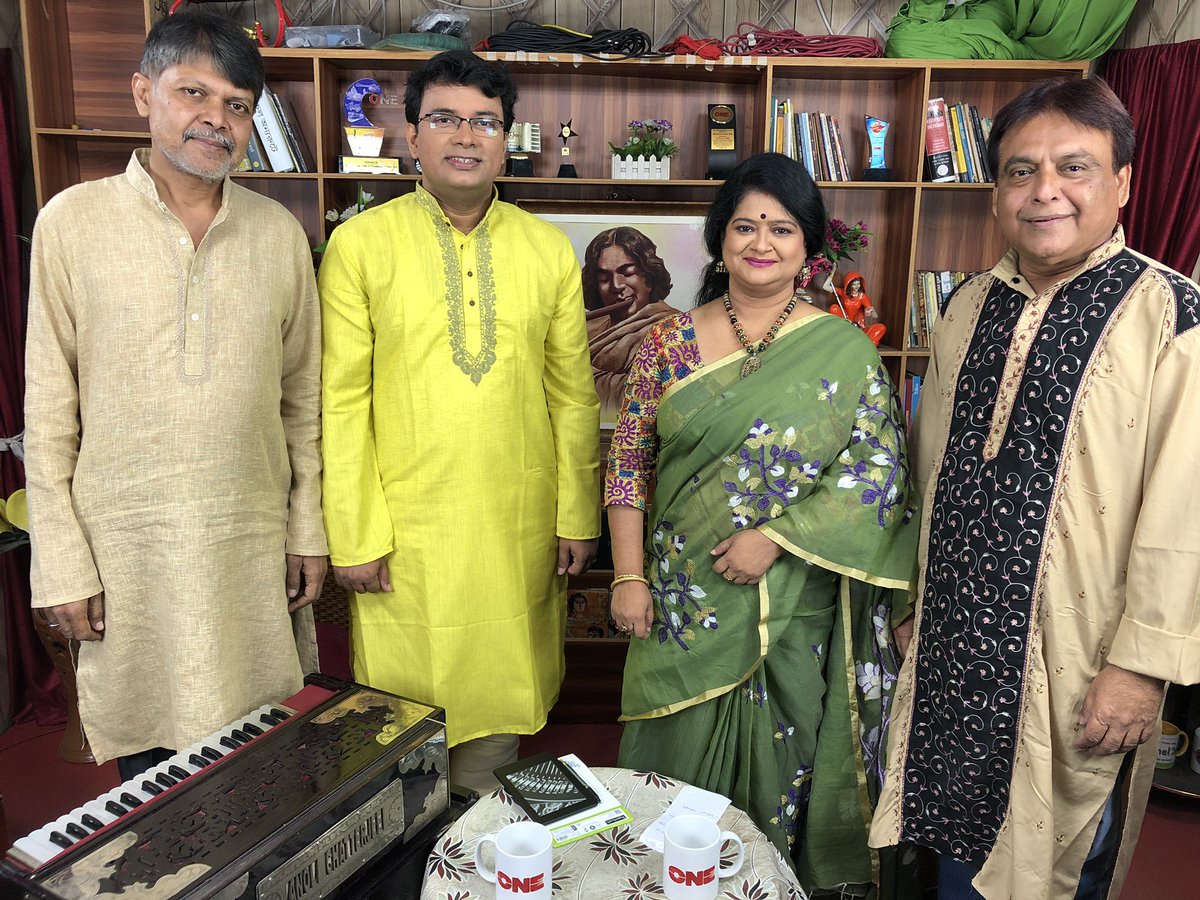 mad4raaga's tweet photo. Work Mode on.
Today at a video recording session for an upcoming show on Channel One.
Sanjukta didi your affection always touches me. 
Apurba da Subrata da on Tabla and Keyboard respectively. https://t.co/o7fATly13J