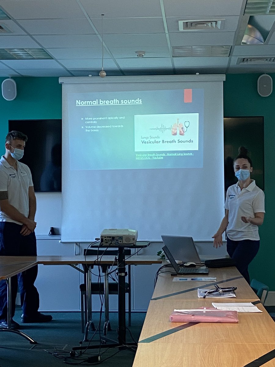 ChrisBo46947368's tweet photo. Student physios teaching our student nurses 🤩 smashing interprofessional collaborative learning ! Demonstrating respect and value for each other’s roles 🤩 @wlv_uni @DudleyGroupNHS https://t.co/G1ju7zCxOR