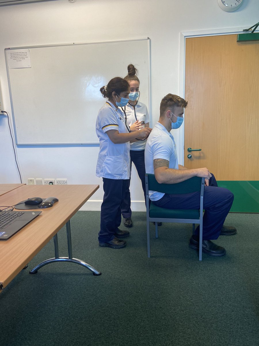ChrisBo46947368's tweet photo. Student physios teaching our student nurses 🤩 smashing interprofessional collaborative learning ! Demonstrating respect and value for each other’s roles 🤩 @wlv_uni @DudleyGroupNHS https://t.co/G1ju7zCxOR