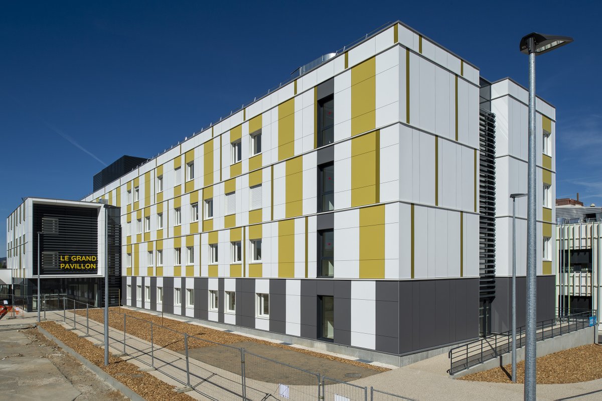 OSSABOIS's tweet photo. 🙌 Le pôle de consultations mixte #bois béton du Centre hospitalier de Villefranche-sur-Saône est livré !
🌳 Il compte 200 modules en bois produits à - de 100km dans notre usine de Balbigny
@BouyguesBat_SE, CRR Ecritures Architecturales, TEM PARTNERS
©Maxime Brochier, @Bouygues_C https://t.co/RXLkRBcbrV
