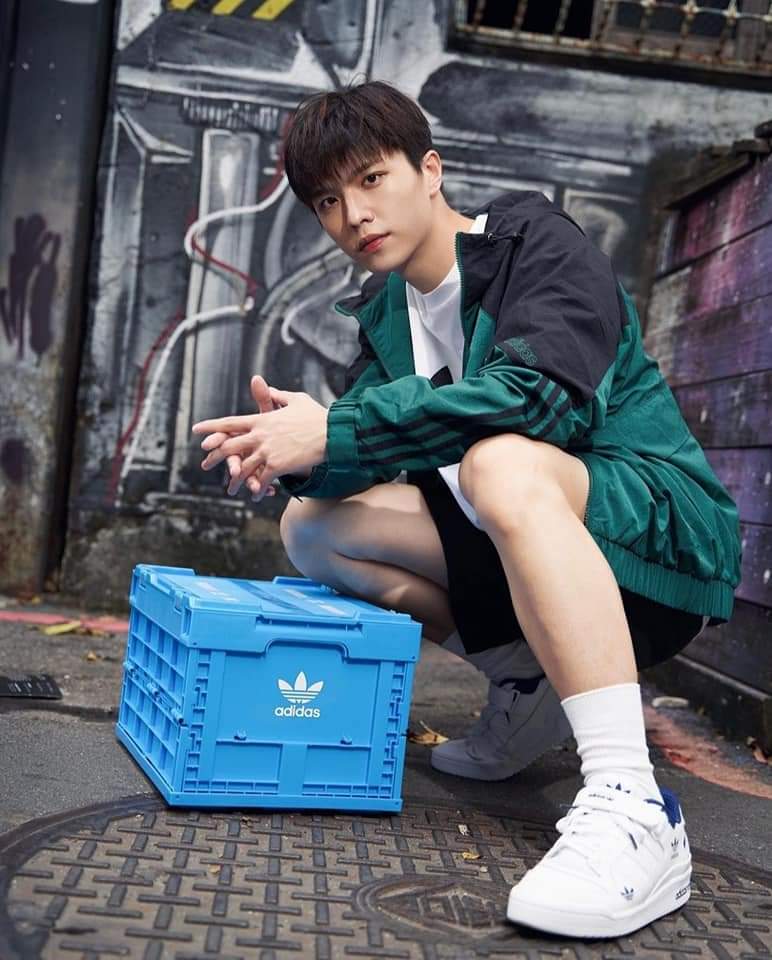 nick47360958's tweet photo. So handsome😍 #HankWang https://t.co/bJlLOE4AwD
