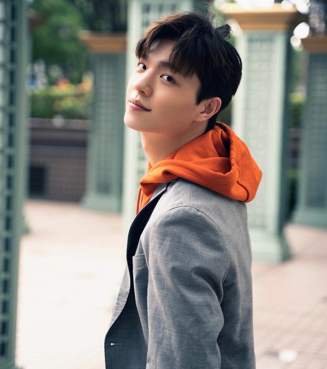 nick47360958's tweet photo. So handsome😍 #HankWang https://t.co/bJlLOE4AwD