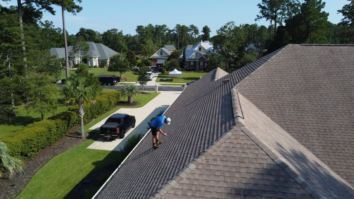 WeatherguardRo1's tweet photo. Establishing yourself in a neighborhood like this takes quality workmanship, dedication, dependability, & commitment to your homeowner that youโll provide them with "peace of mind" from start to finish.
โข
At Weatherguard, you're family ๐ก#roofingcontractor #freeinspections #GAF https://t.co/sNJnP3rgwE