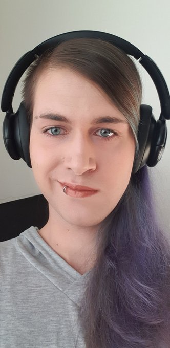 Lucy ᚦᛖ ᛒᚱᚨᛊᛖᚾ’s pics and videos