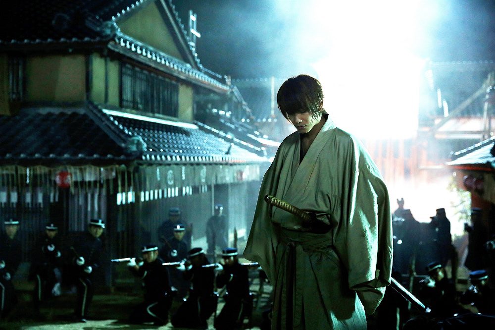 warnerjp's tweet photo. .｡oO（ 明日はちょうど #文化の日 …祝日…このまま『#るろうに剣心』シリーズ第1作目からエンドレス再生余裕ですね…( ˘ω˘ )

『#るろうに剣心最終章 The Beginning』は絶賛ダウンロード先行配信中です!! おうちで、お出かけ先でもるろ剣をお楽しみ下さい❄
https://t.co/aNiHN7ESpk

#おうちで剣心 https://t.co/b5RLzVtDG3