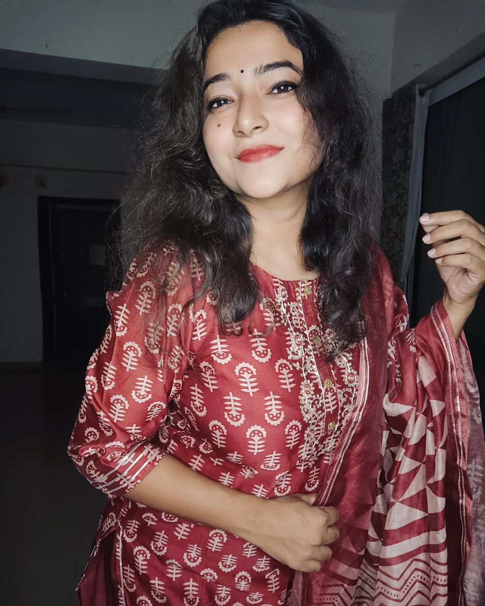 Pru_Pandya's tweet photo. Be the energy you want to attract.!

#Traditionallook #pruspica #festivevibes #festivewear #festivemood #vadodaracity #festival #favfestival #garbalook #likesforlike #photography #pruthapandya https://t.co/aO9DDSDKxu