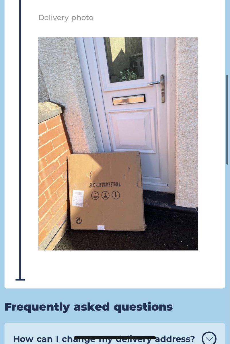 kingsofamy's tweet photo. @nextofficial had an email to say my parcel has been delivered by @Hermesparcels on the front door step…in full view of everyone, let’s hope it’s still there when I get home from work! Not very good at all. https://t.co/5aibbkE090