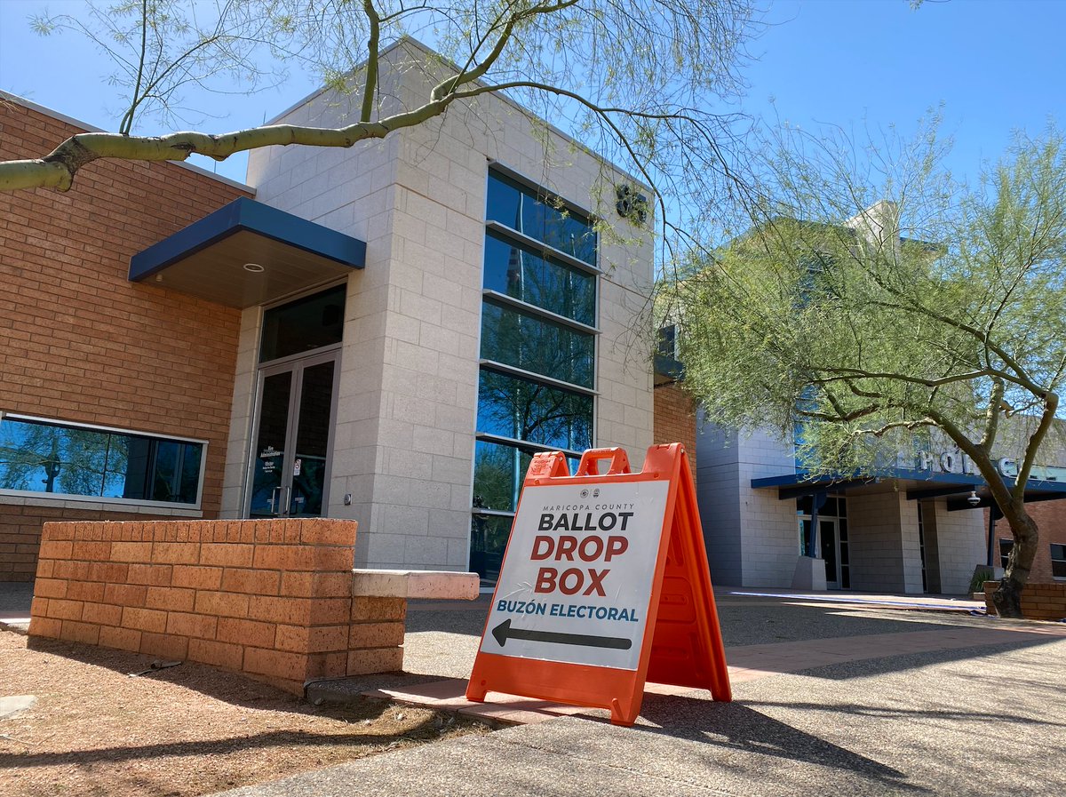 GilbertYourTown's tweet photo. Happy #ElectionDay, Gilbert! 🇺🇸

If you haven’t mailed back your sealed ballot, you can still drop it off today at any ballot drop box or replacement ballot center in Maricopa County until 7 PM. 

Find a voting location near you: https://t.co/IDh1eZEDq2 https://t.co/wPfnWeJ1rg
