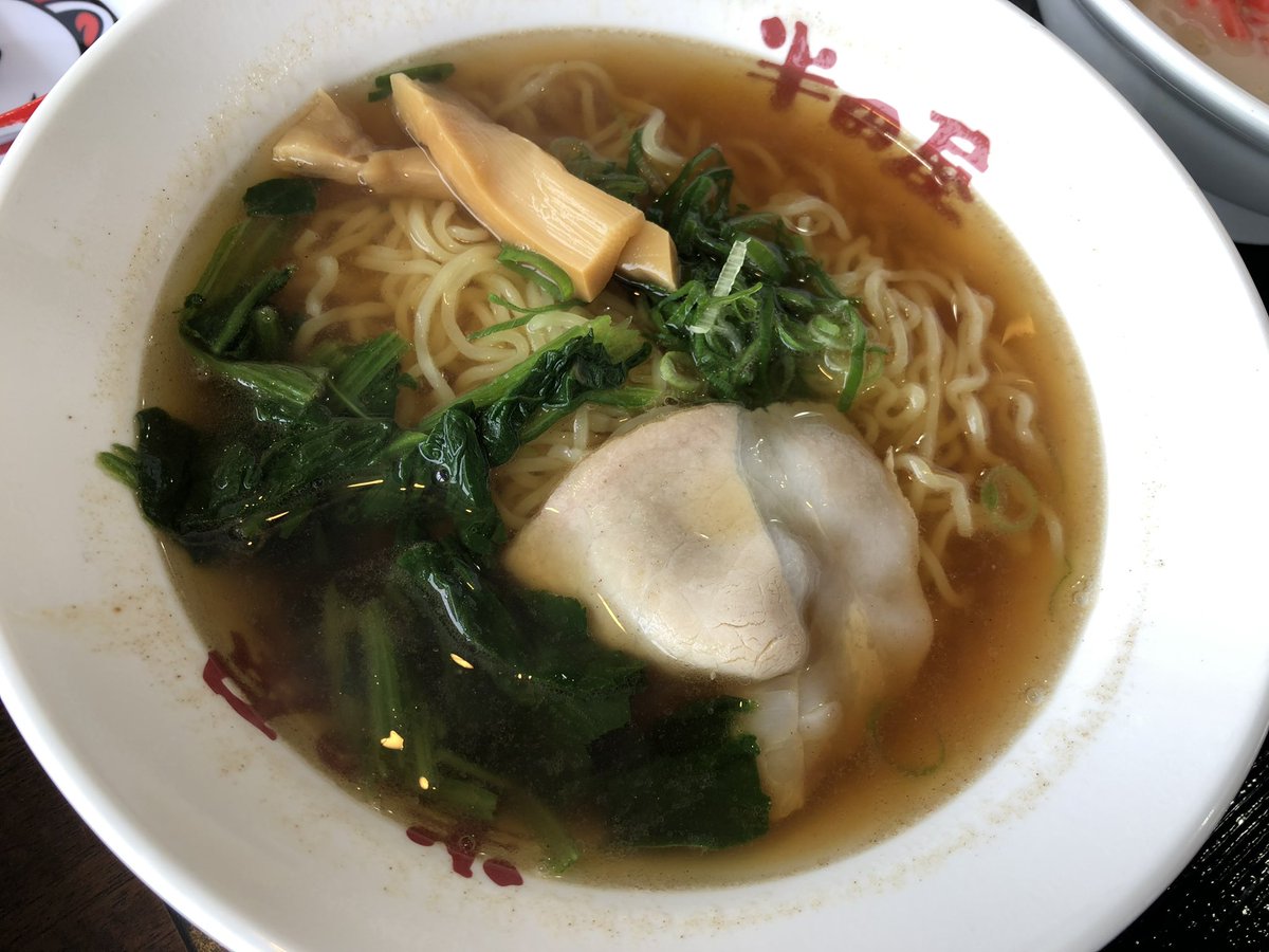 perosan1014's tweet photo. 宮城県限定？なの大衆食堂の半田屋✨
醤油ラーメンと豚骨ラーメン🍜
学生の頃からよく食べてました😆
コスパ良くありがとうございます😚🍜 https://t.co/m1KetnJHAt