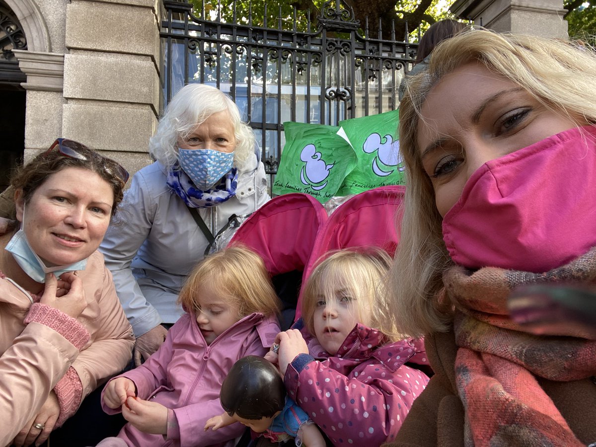 Carol_orourke's tweet photo. Adding our voices to this mornings demonstration at Leinster House - calling for an URGENT change to our surrogacy laws @LorMuldoon @IrishFamiliesTS @rodericogorman @HMcEntee @SeeryKearney @lawlessj @MichealMartinTD @DonnellyStephen #proudsister #proudaunty #equalityforall https://t.co/0JqHyOYblw