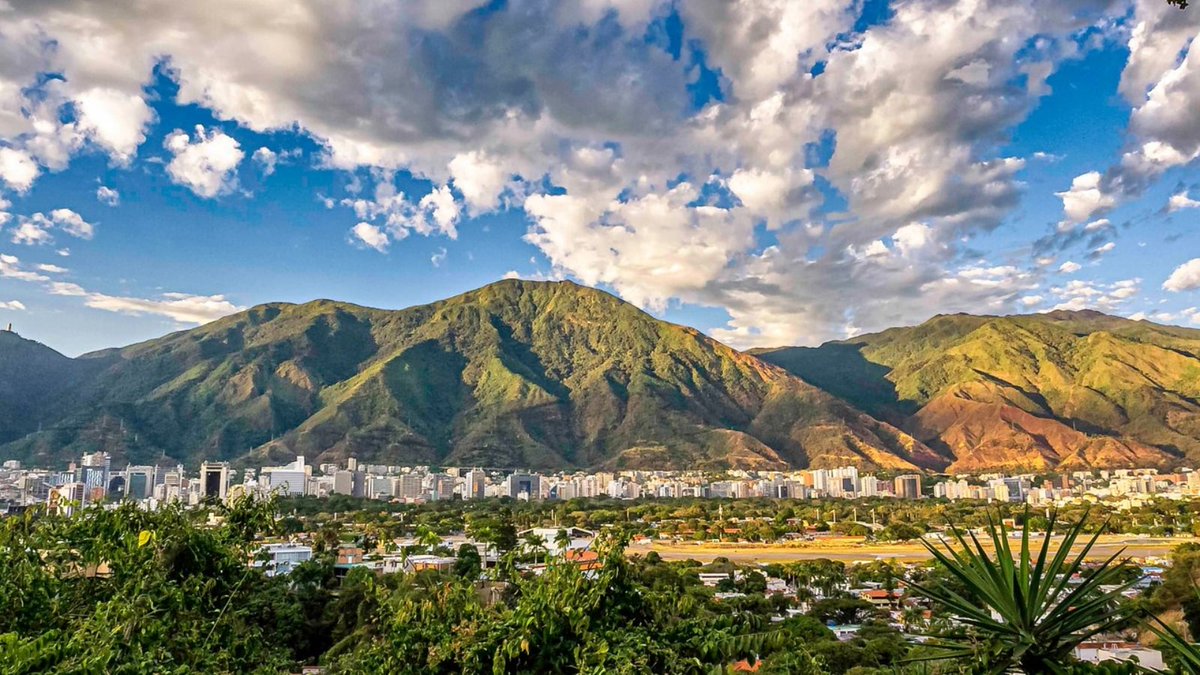 alternosla's tweet photo. #ConmiAvilanotemetas
@AlejandroLuy:“Los parques nacionales y las áreas protegidas, tales como monumentos naturales, refugios de fauna silvestre, son la garantía para el Desarrollo Sustentable de #Venezuela”. Por @beanavas https://t.co/6awhxn26GG https://t.co/7lAxGO2VqU
