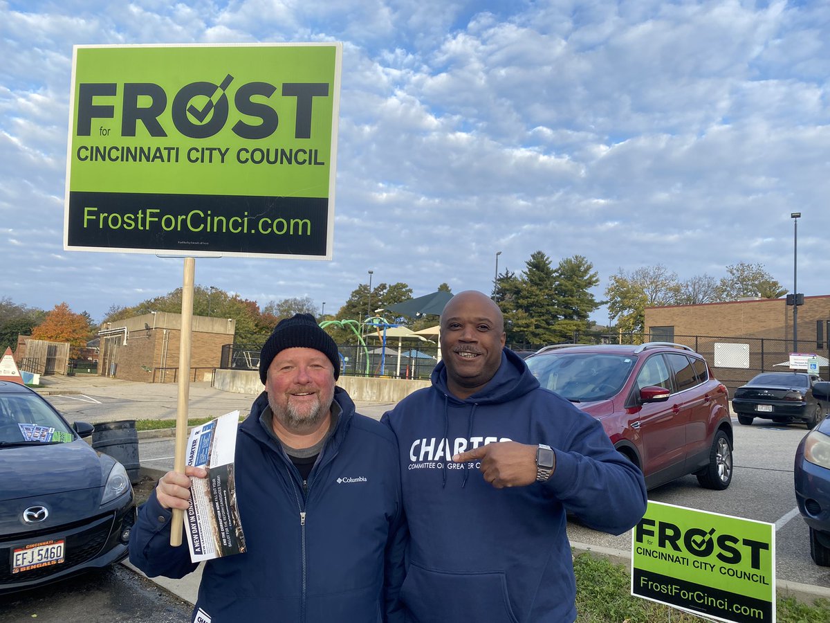 DowntownDansby's tweet photo. Ran into @frostforcinci at the Pleasant Ridge rec center today. 

#Vote 
#VoteCharter #VoteCincinnati https://t.co/d74FFXS6m2