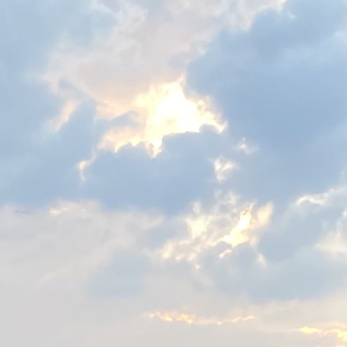 itfeelword's tweet image. ไม่ว่าจะยุ่งแค่ไหน ก็ต้องหาเวลาให้ตัวเองได้มองท้องฟ้าบ้างนะ ;-)