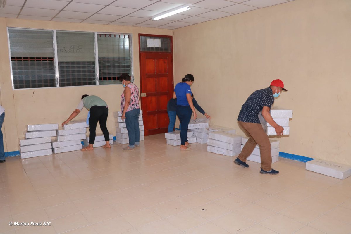 EdwinSuarezGato's tweet photo. Llega material electoral a los diferentes consejos electorales departamentales para luego ser distribuidos a los Consejos Electorales Municipales. #UnidadParaLaProsperidad #TodosJuntosVamosAdelante https://t.co/WkhfOPJBN8