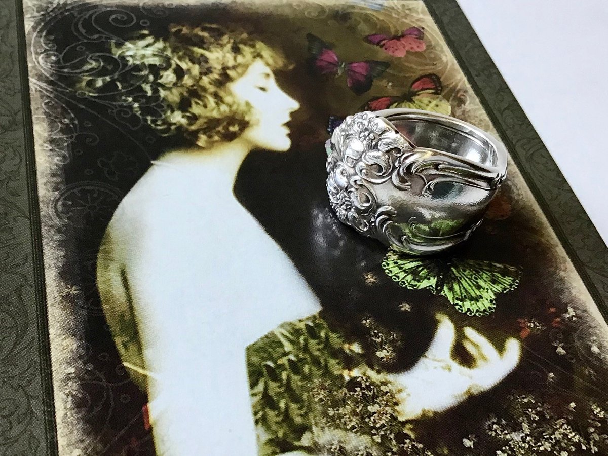 jarmgirl's tweet photo. Antique Silver Spoon Ring Reed &amp; Barton 1901 Tiger Lily Art Nouveau Upcycled Silverware Jewelry https://t.co/nV8nA8SKdf #silver #artnouveau #giftforwoman #reedbarton #giftforfriend #silverplatedring #upcycledspoonring #tigerlily #spoonring https://t.co/ID7WiMLYJP