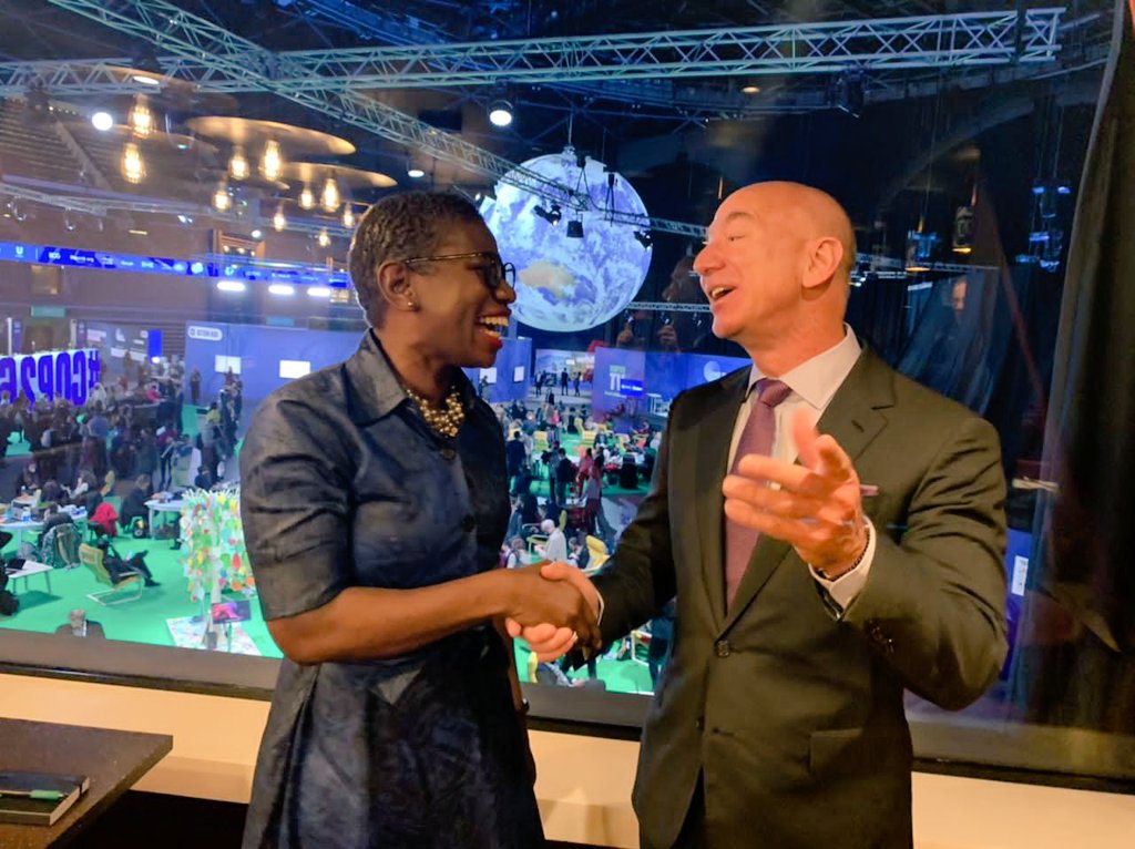 bashoverrated's tweet photo. At #COP26 and had the pleasure to meet with @JeffBezos this morning to discuss the design, implementation & monitoring of #FreetownTheTreeTown. Thanks to #WorldResources for making this introduction. Looking forward to an exciting collaboration!
© Mayor @yakisawyerr https://t.co/o0l5z6DOpa