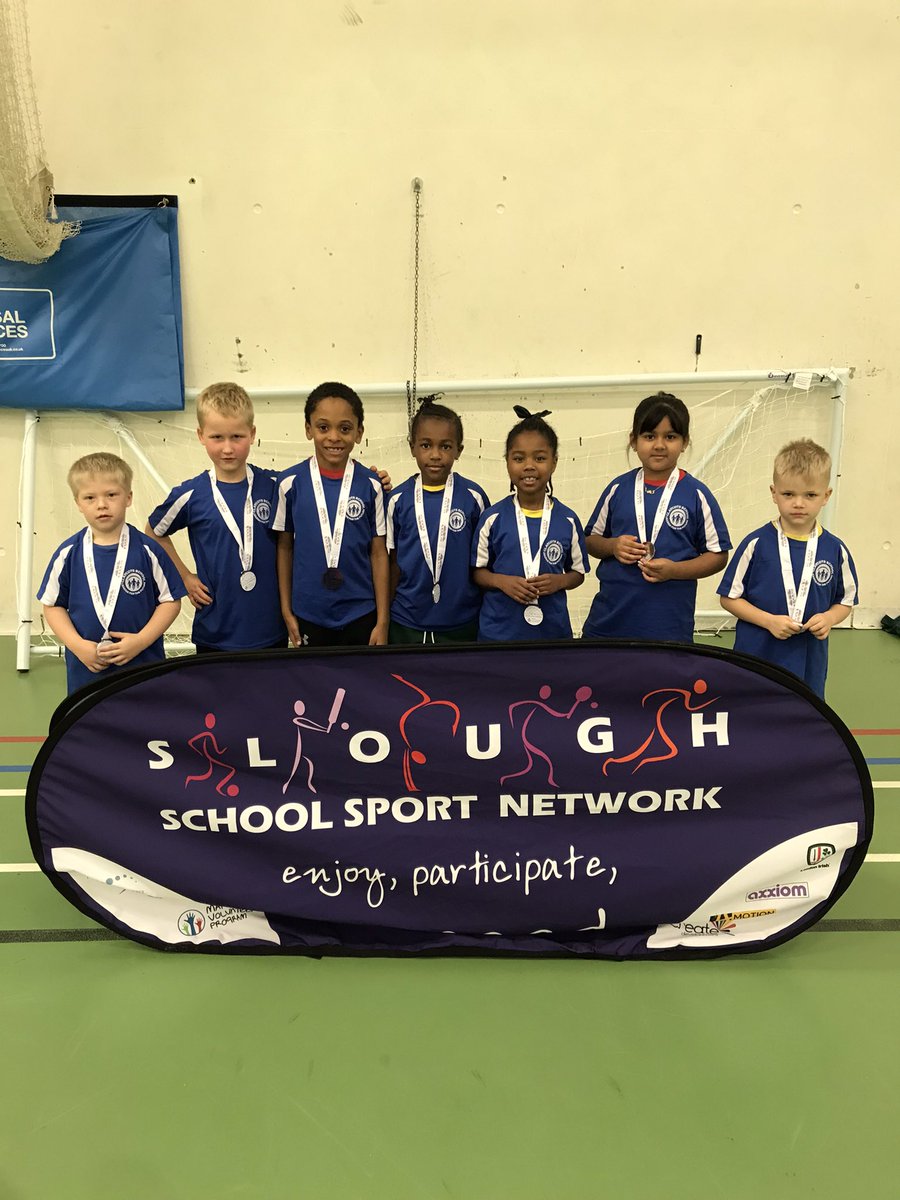 ClaycotsSchool's tweet photo. Year 2 Britwell children had an amazing time at the Badminton festival at @LangleyAcademy. Teams took part in a skills circuit, they had to try and beat their score on each station.
Well done to everyone involved๐ธ
@SloughSSN @BadmintonEnglnd #TheRacketPack https://t.co/LYArlZTctp