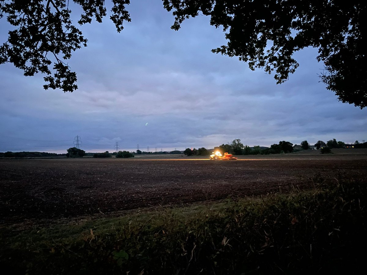 VantageEngWales's tweet photo. Darker evenings, don’t jeopardise quality! @Trimble_Ag products help everything from steering to seed rate, get in touch ahead of the Spring campaign! #autopilot #fieldiq #blockagesensors https://t.co/ikYxaijDD7