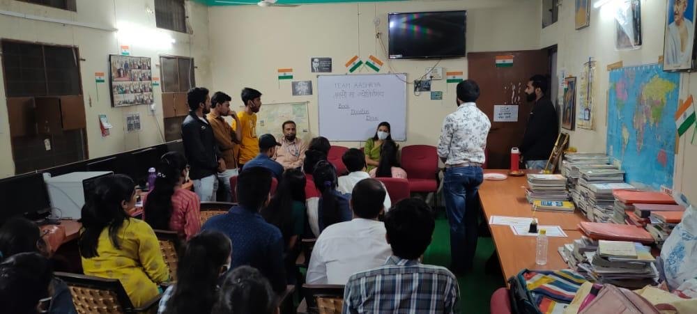 उडान नि:शुल्क कोचिंग में आज  गाडरवारा SDM सृष्टि जयंत देशमुख जी द्वारा प्रतियोगी परीक्षाओं की तैयारी कर रहे विध्यार्थीयों को मार्गदर्शित किया<a href="/Srushti_IAS/">SRUSHTI DESHMUKH GOWDA</a> <a href="/dmnarsinghpur/">Collector Narsinghpur</a> <a href="/RohitSinghIAS/">ROHIT SINGH IAS</a> <a href="/pronarsinghpur/">PRO JS Narsinghpur</a> <a href="/SHUBHAM77323007/">SHUBHAM GOSWAMI</a> <a href="/viveksi89473157/">vivek singh</a>